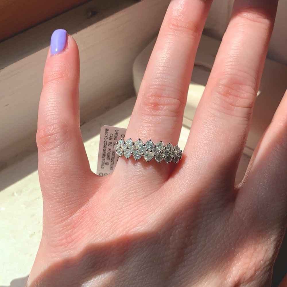 Diamond wedding ring